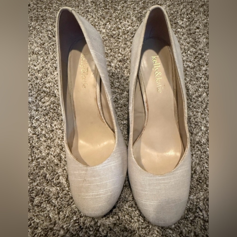 Kelly & Katie Women's Pumps Isabel Kk Heels tan Fabric Size 8 M